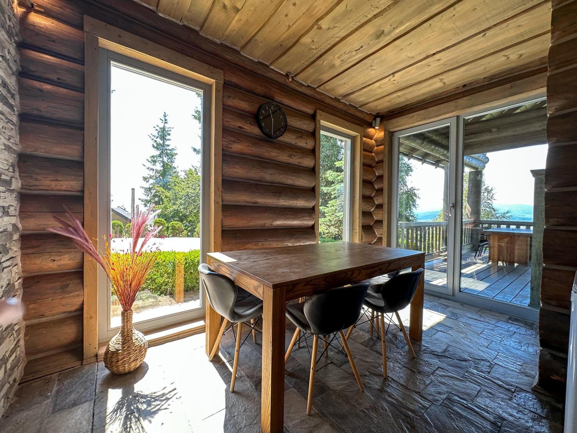 Charlton Estate Villa Jablunytsja Exteriör bild